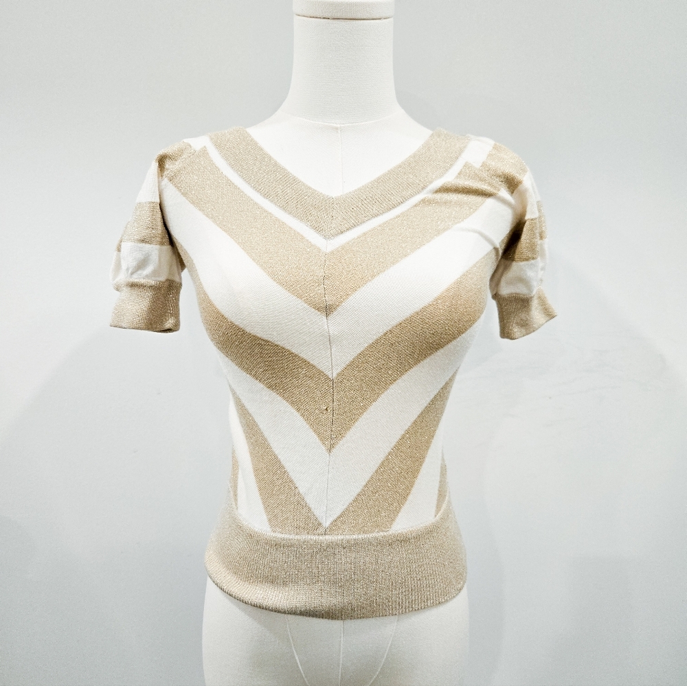 guess v-neck gold and white sparkly top